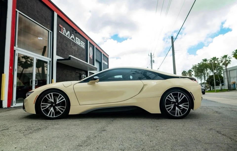 2015 BMW i8 - Image 2 of 8