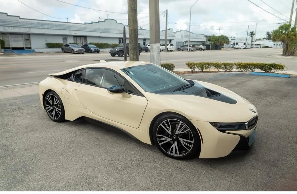 2015 BMW i8 - Image 3 of 8