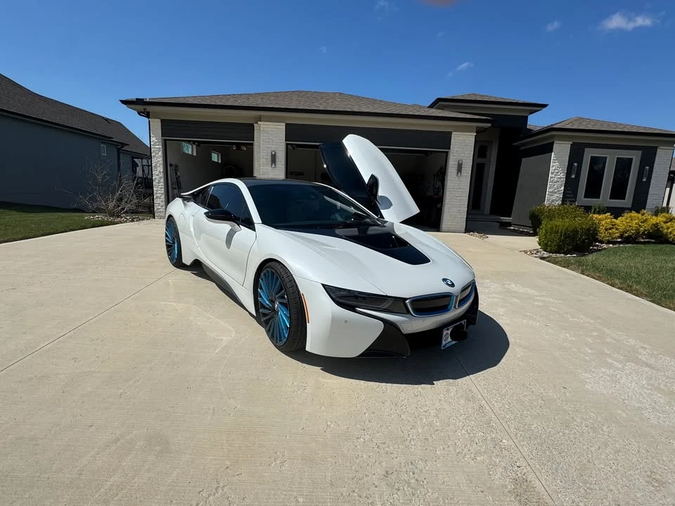 2015 BMW i8 - Image 3 of 11