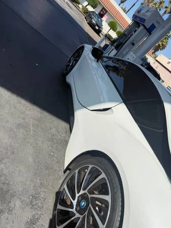 2015 BMW i8 - Image 4 of 14
