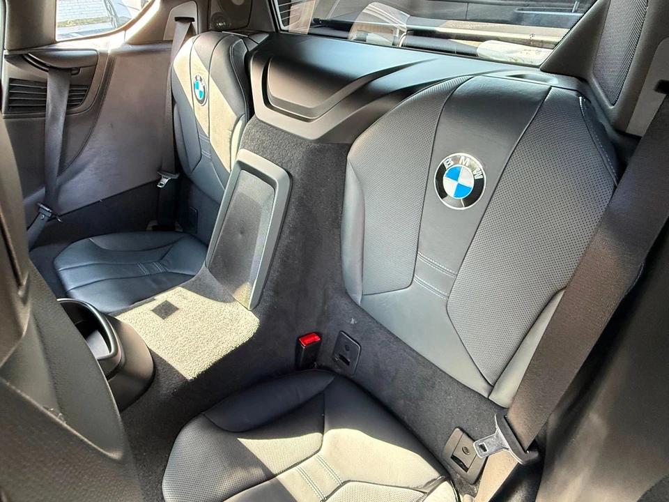 2015 BMW i8 - Image 10 of 12