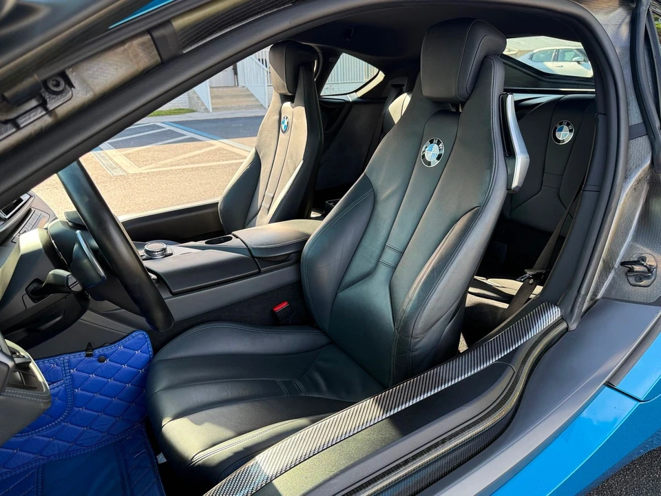2015 BMW i8 - Image 10 of 12