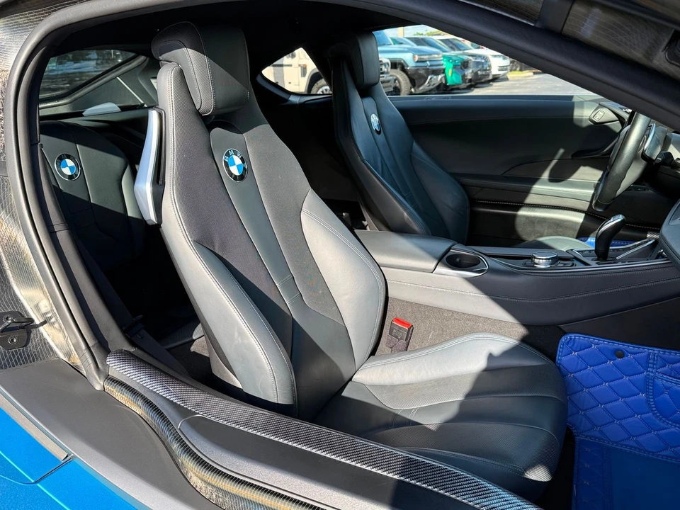 2015 BMW i8 - Image 6 of 12