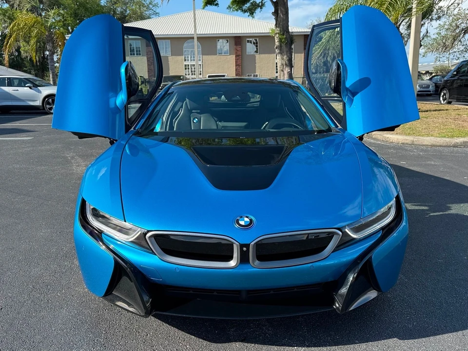2015 BMW i8 - Image 6 of 12