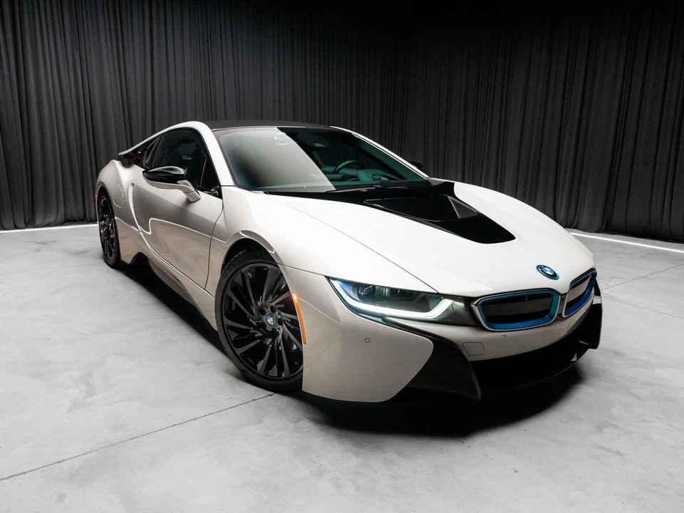 2015 BMW i8 - Image 7 of 12