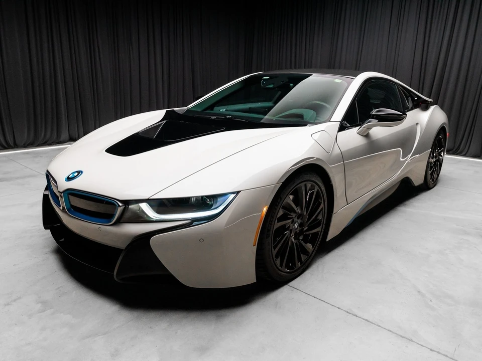 2015 BMW i8 - Image 10 of 12
