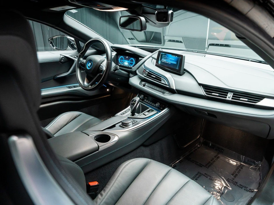 2015 BMW i8 - Image 5 of 12