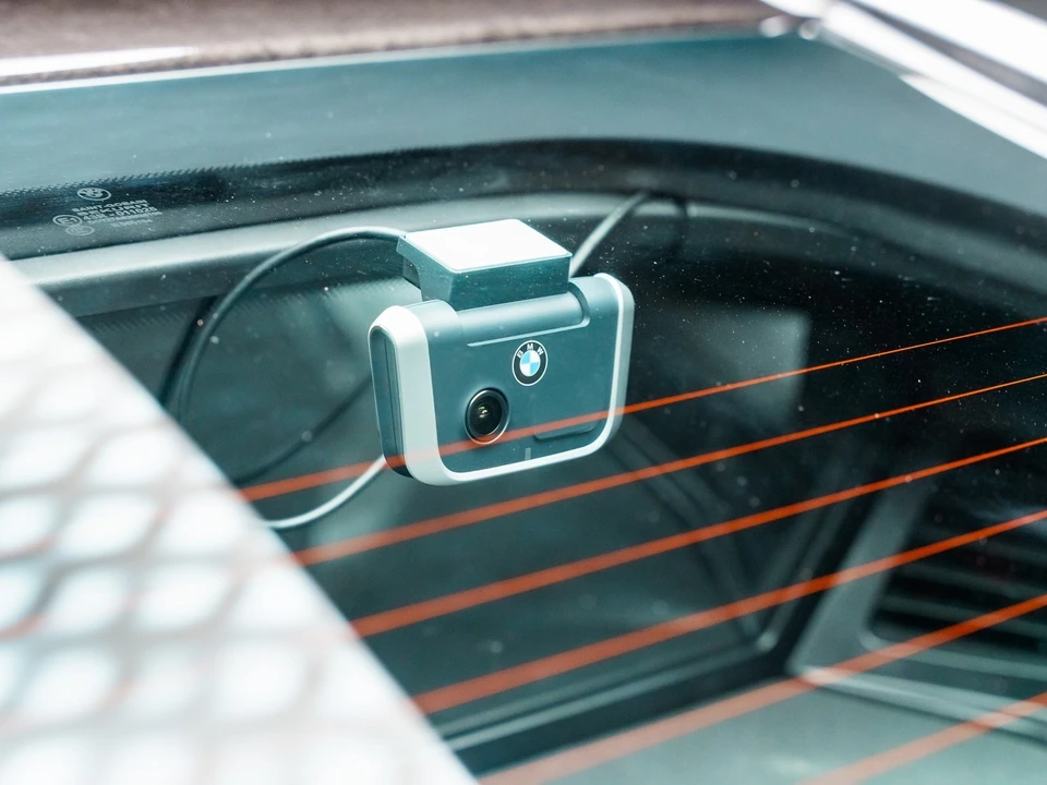 2015 BMW i8 - Image 4 of 12