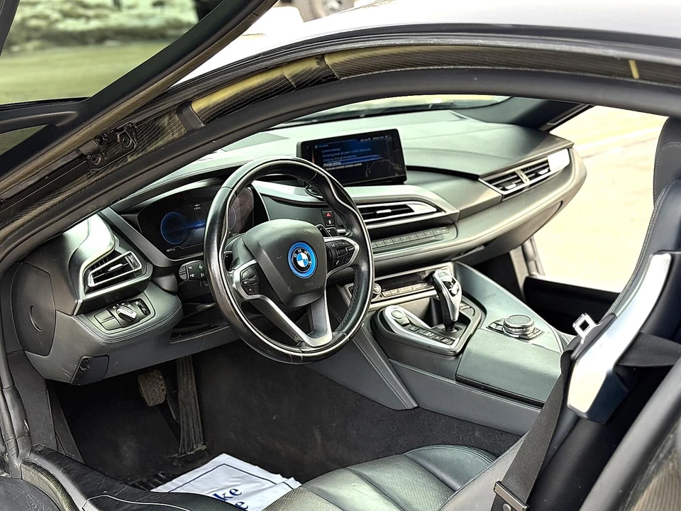 2015 BMW i8 - Image 15 of 21