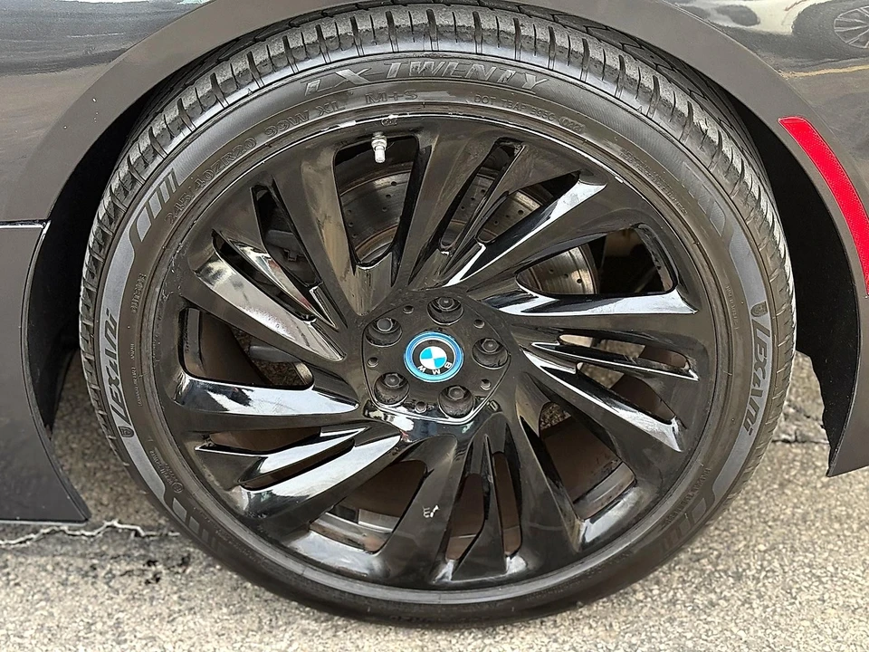 2015 BMW i8 - Image 14 of 21