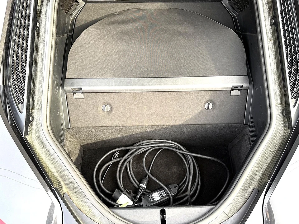 2015 BMW i8 - Image 17 of 21