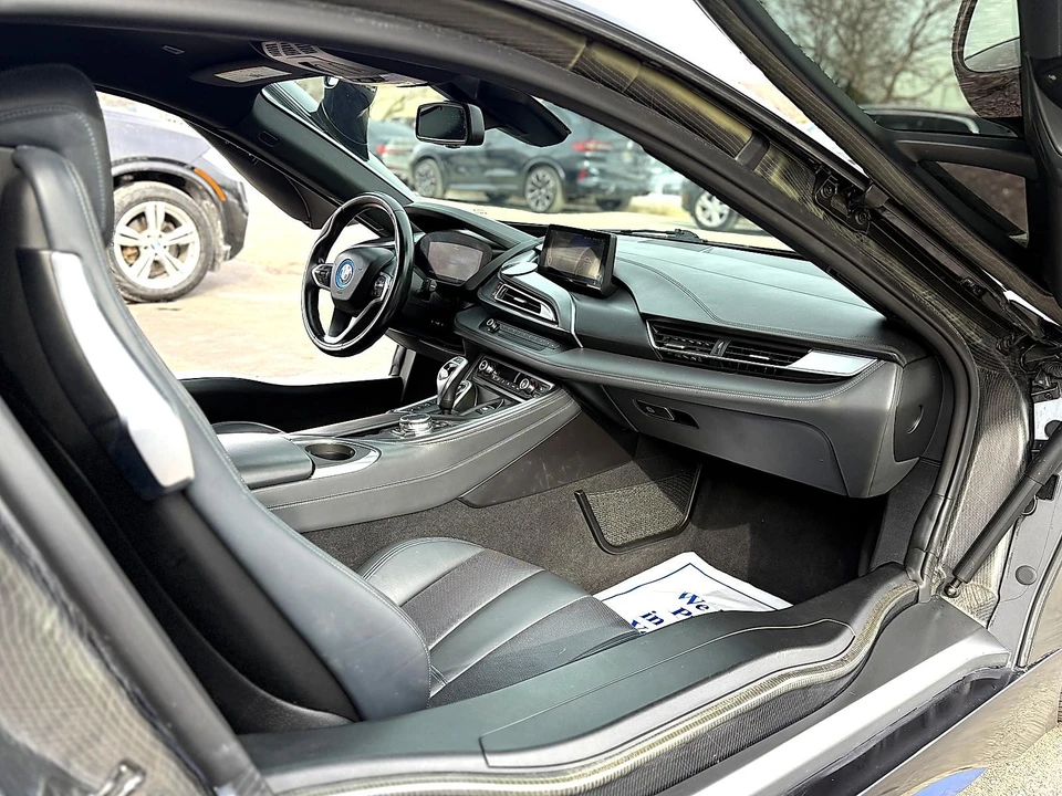 2015 BMW i8 - Image 18 of 21