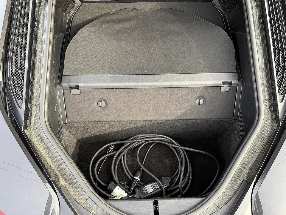 2015 BMW i8 - Image 17 of 21
