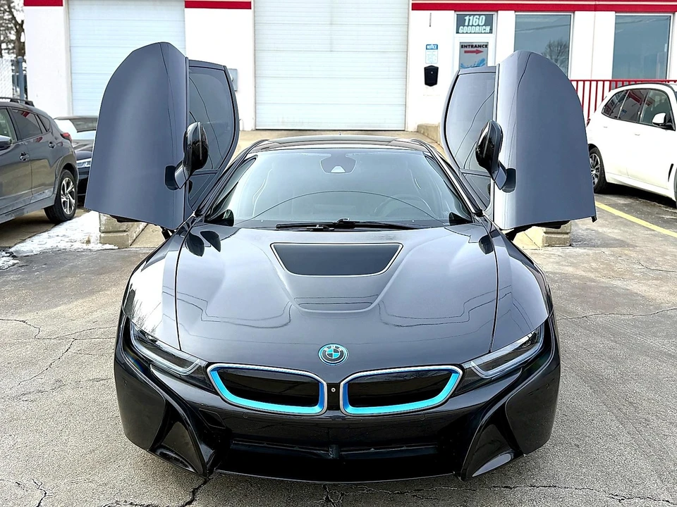 2015 BMW i8 - Image 16 of 21