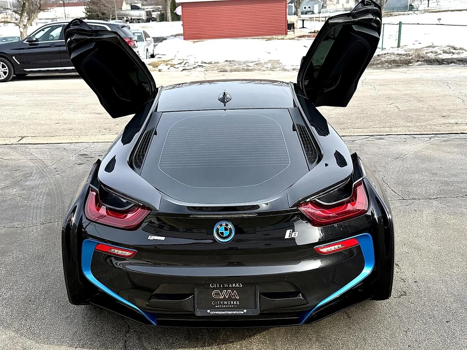 2015 BMW i8 - Image 19 of 21