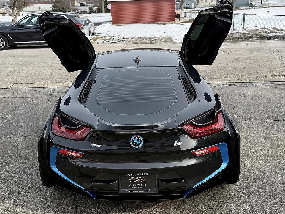 2015 BMW i8 - Image 19 of 21
