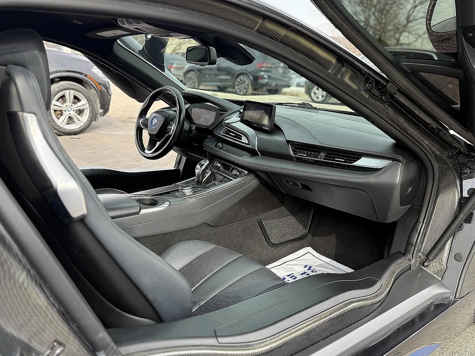 2015 BMW i8 - Image 18 of 21