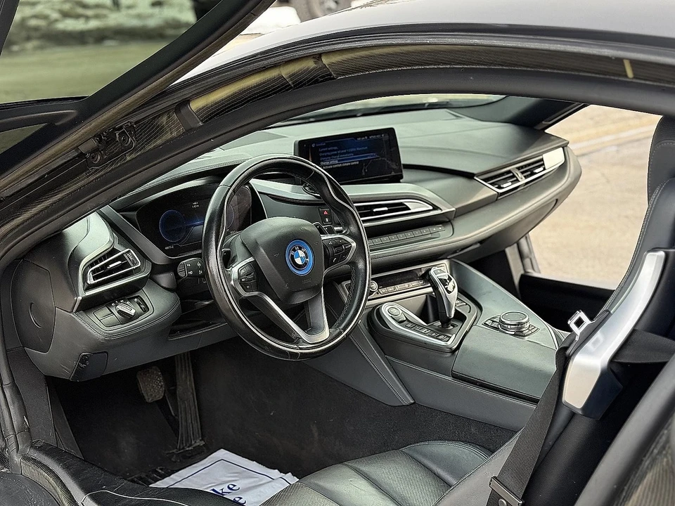 2015 BMW i8 - Image 15 of 21