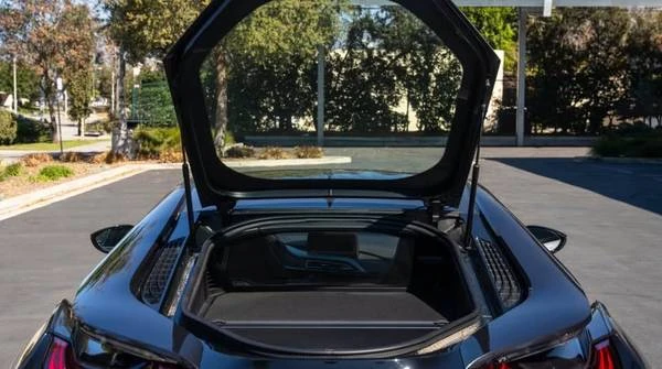 2015 BMW i8 - Image 13 of 18