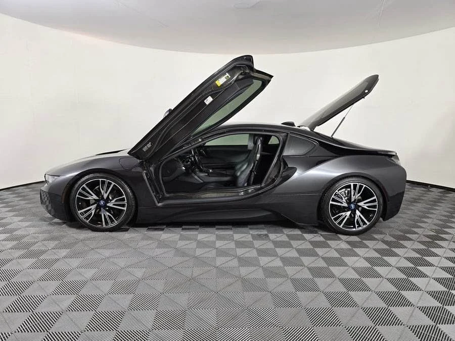 2015 BMW i8 - Image 3 of 13