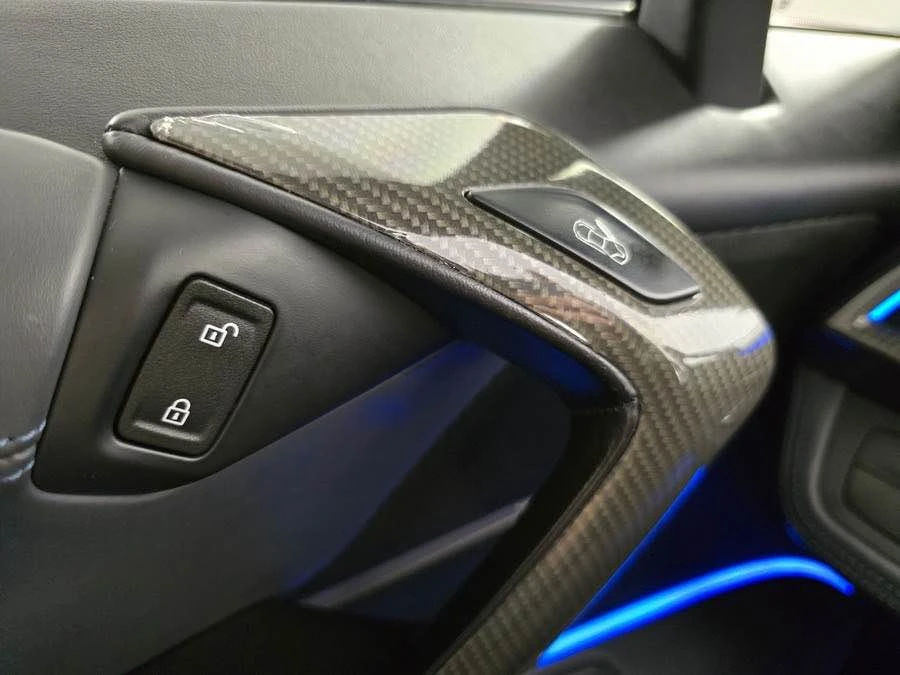2015 BMW i8 - Image 10 of 13