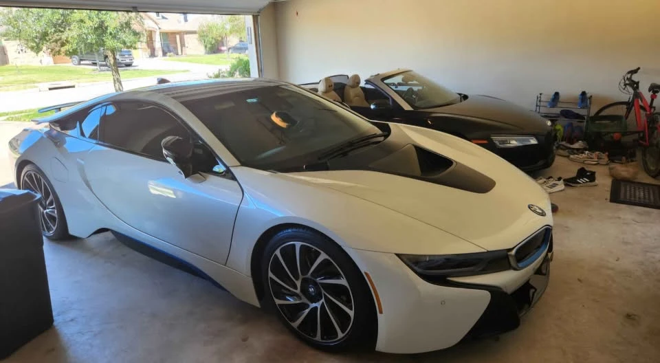2015 BMW i8 - Image 2 of 17