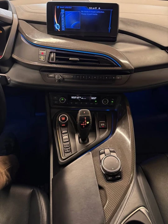 2015 BMW i8 - Image 8 of 9