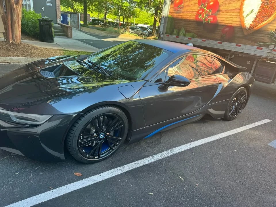 2015 BMW i8 - Image 2 of 3