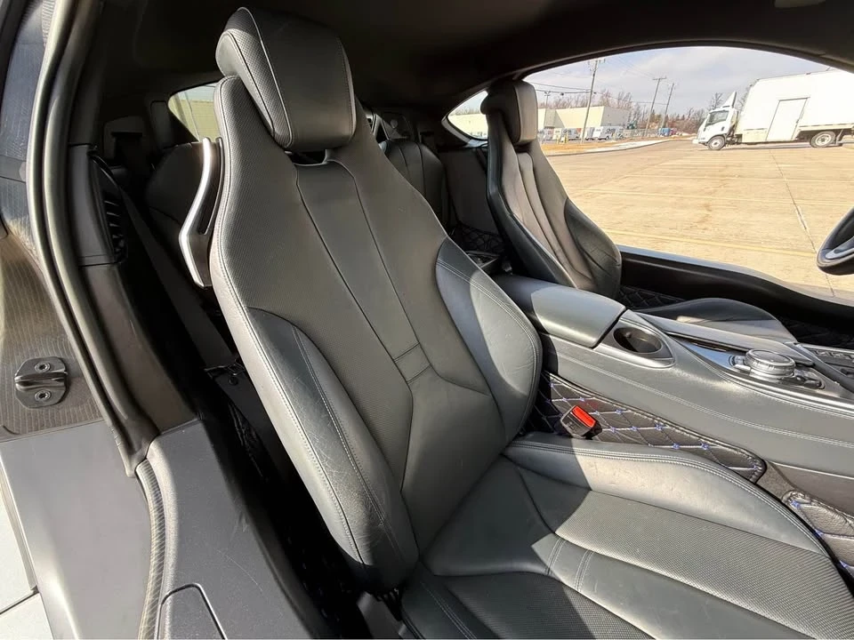 2015 BMW i8 - Image 14 of 18