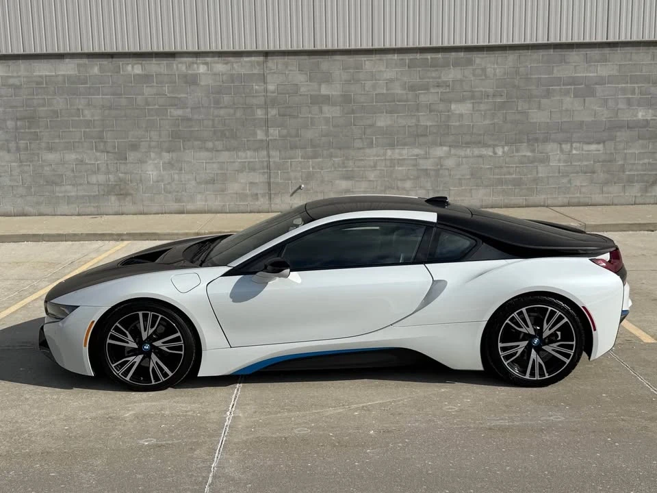 2015 BMW i8 - Image 5 of 18