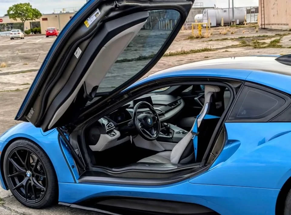 2015 BMW i8 - Image 6 of 9