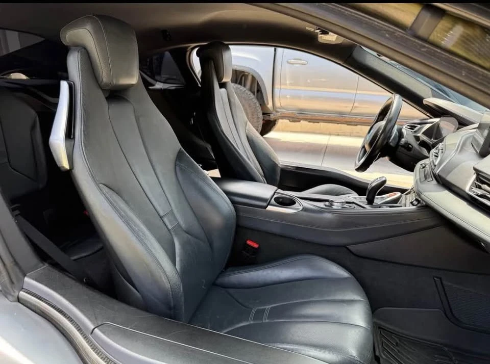 2015 BMW i8 - Image 12 of 19