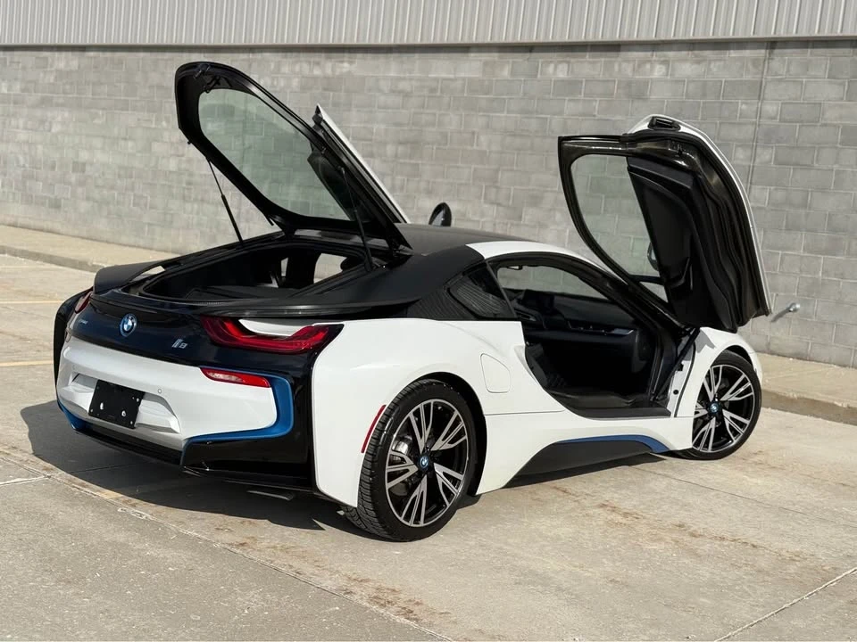 2015 BMW i8 - Image 8 of 18