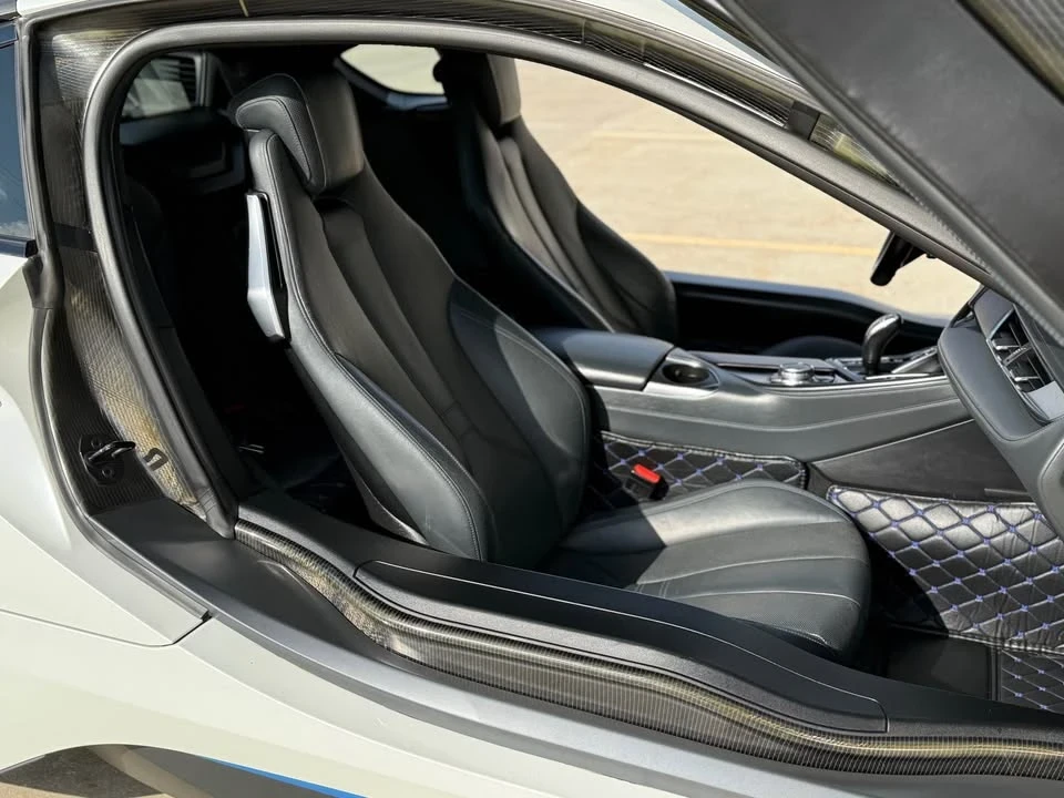 2015 BMW i8 - Image 13 of 18