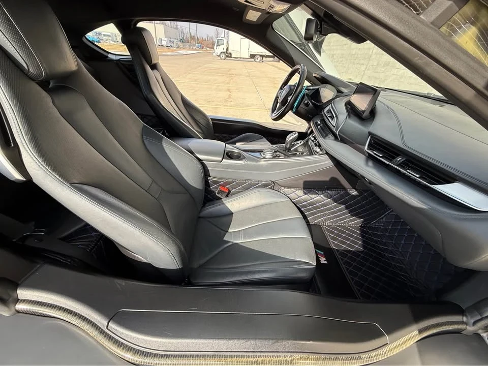 2015 BMW i8 - Image 9 of 18