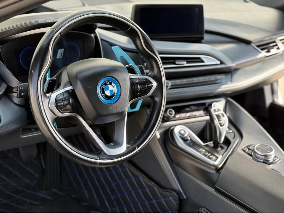 2015 BMW i8 - Image 12 of 18