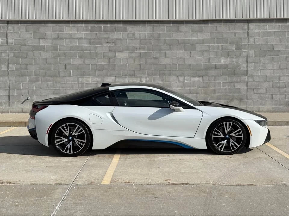 2015 BMW i8 - Image 4 of 18