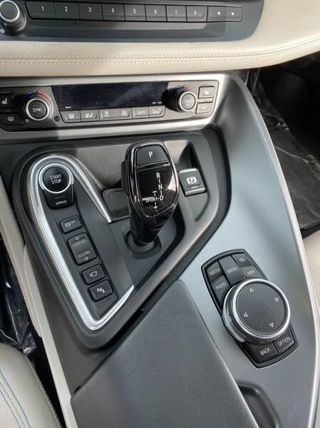 2015 BMW i8 - Image 14 of 16