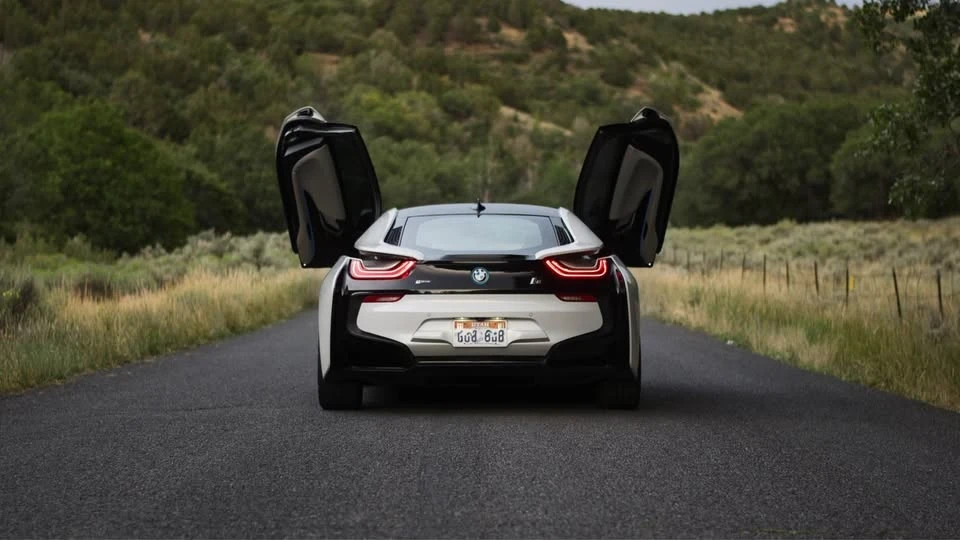 2015 BMW i8 - Image 5 of 16