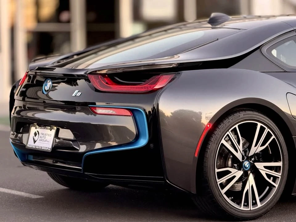 2015 BMW i8 - Image 11 of 20