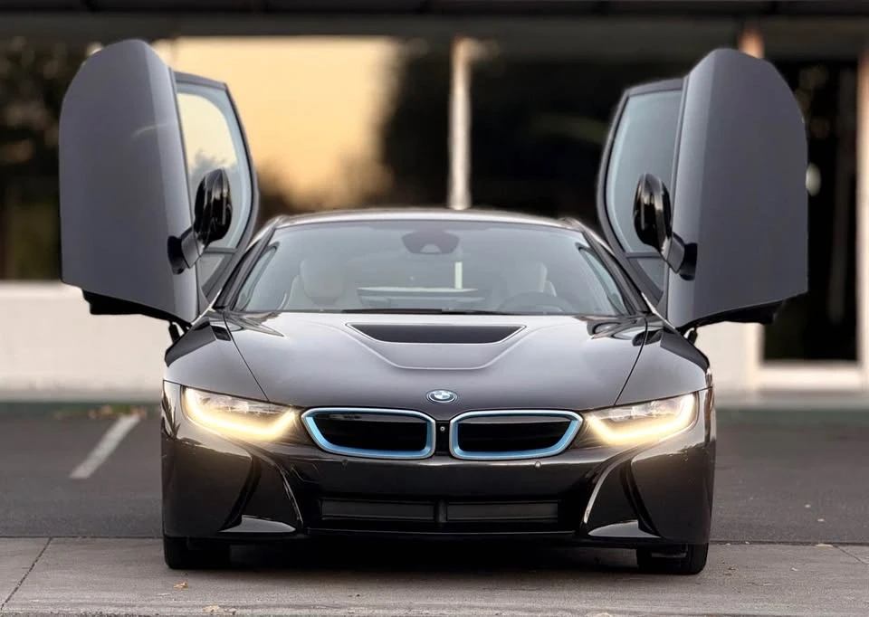 2015 BMW i8 - Image 3 of 20