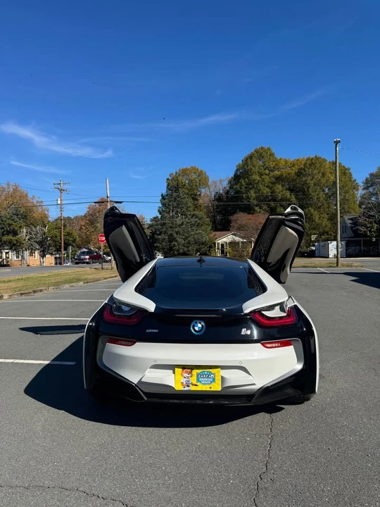 2015 BMW i8 - Image 3 of 18
