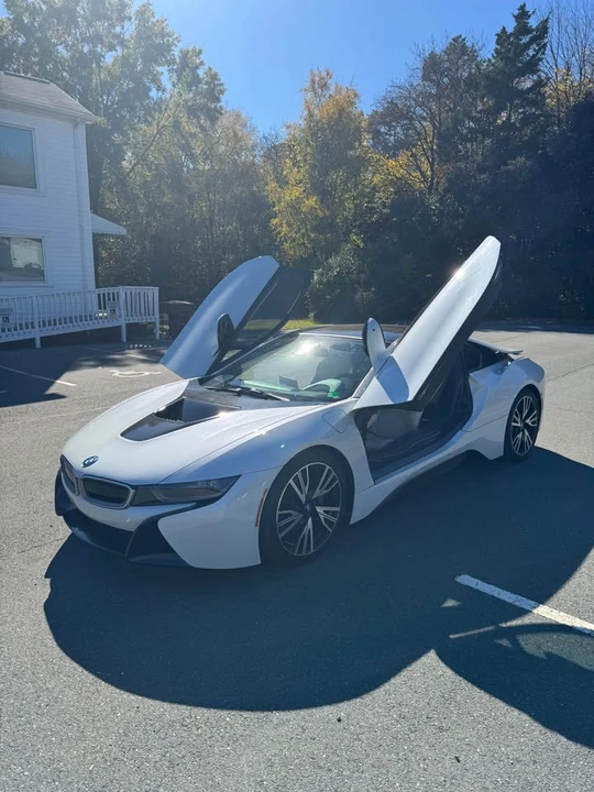2015 BMW i8 - Image 4 of 18