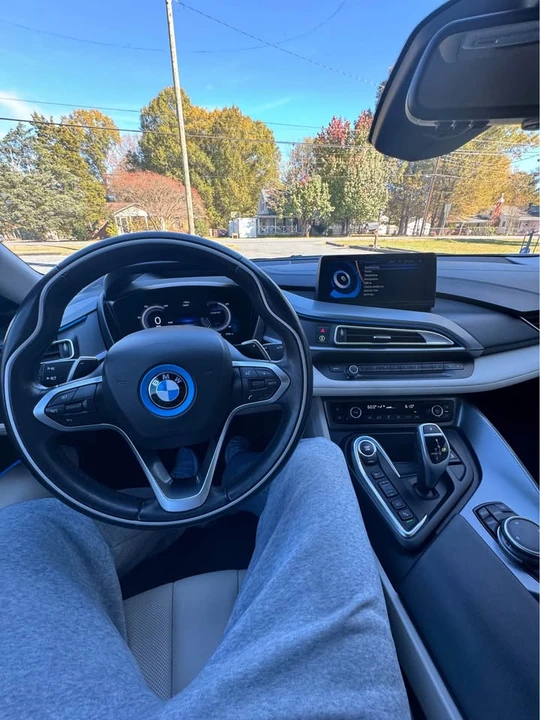 2015 BMW i8 - Image 9 of 18