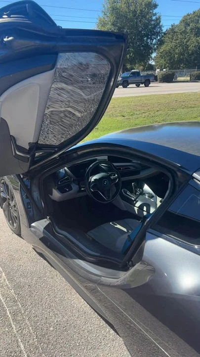 2015 BMW i8 - Image 5 of 9