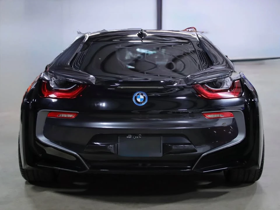 2015 BMW i8 - Image 14 of 19