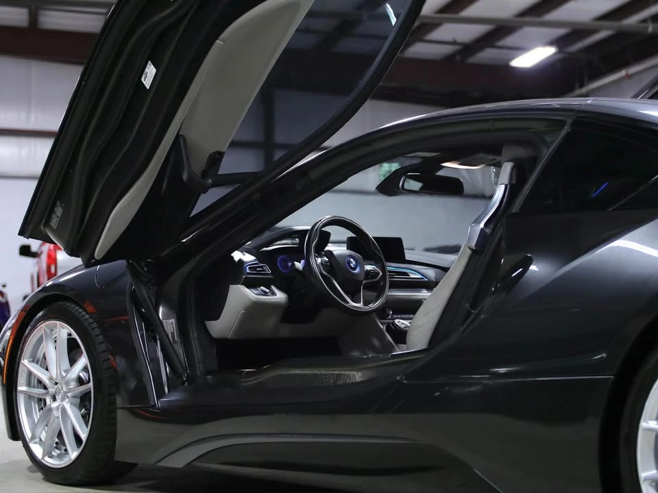 2015 BMW i8 - Image 9 of 19