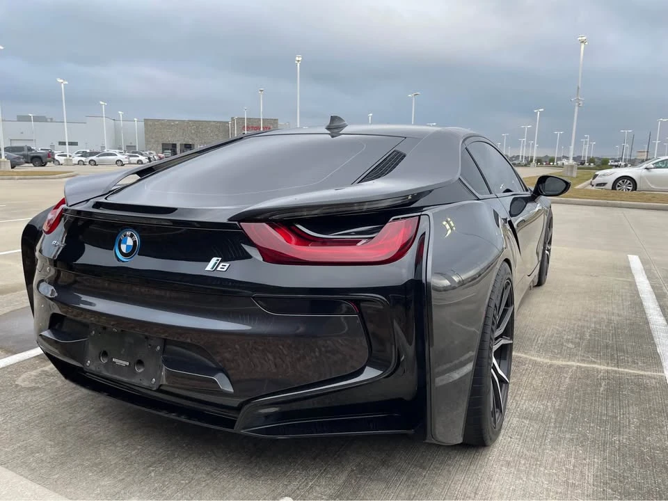 2015 BMW i8 - Image 3 of 4