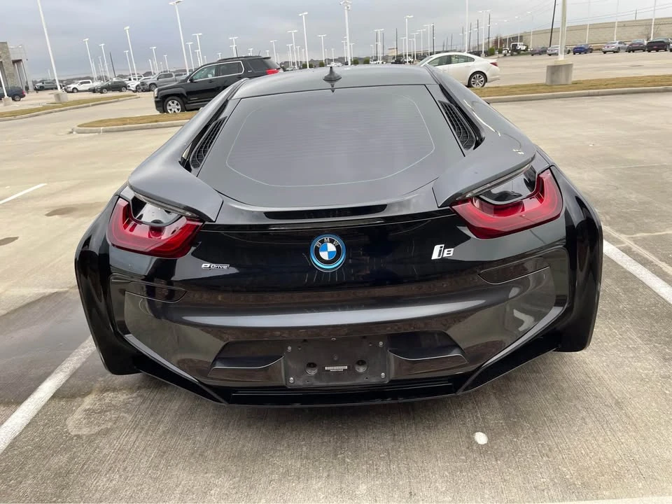 2015 BMW i8 - Image 2 of 4