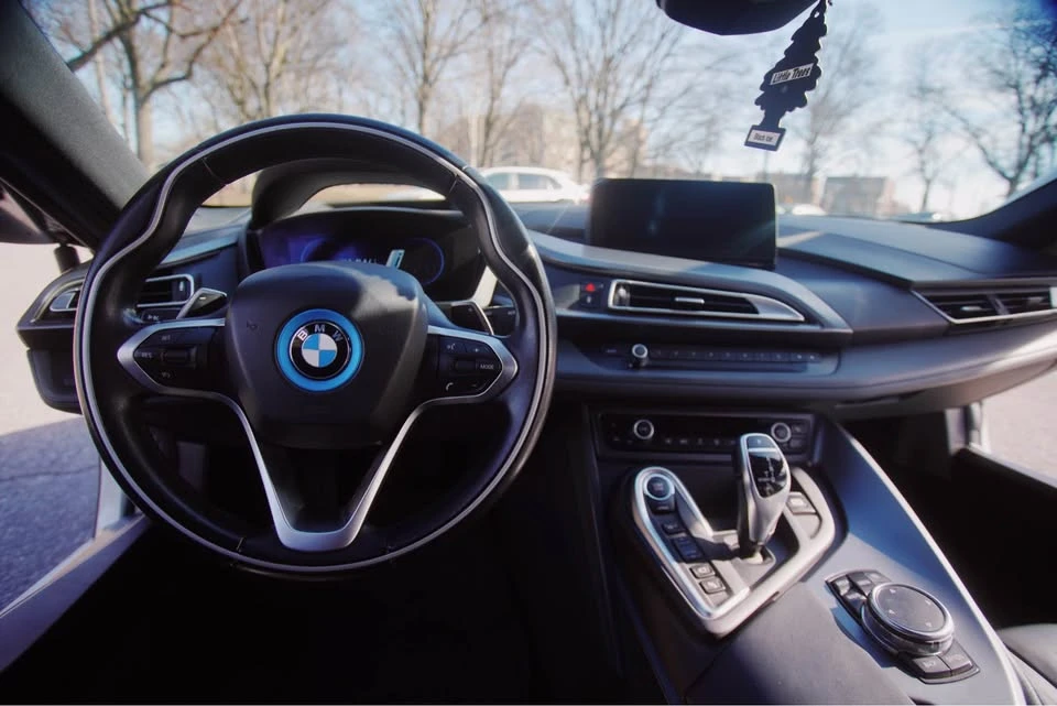 2015 BMW i8 - Image 12 of 12